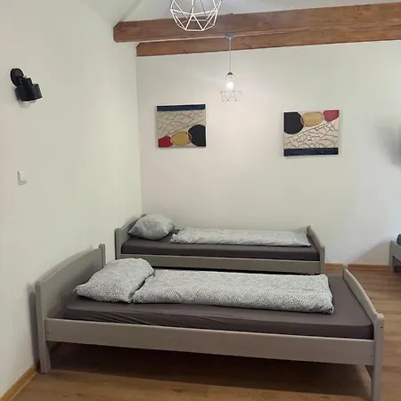 Z Wlasnym Stawem Nad Jeziorem *